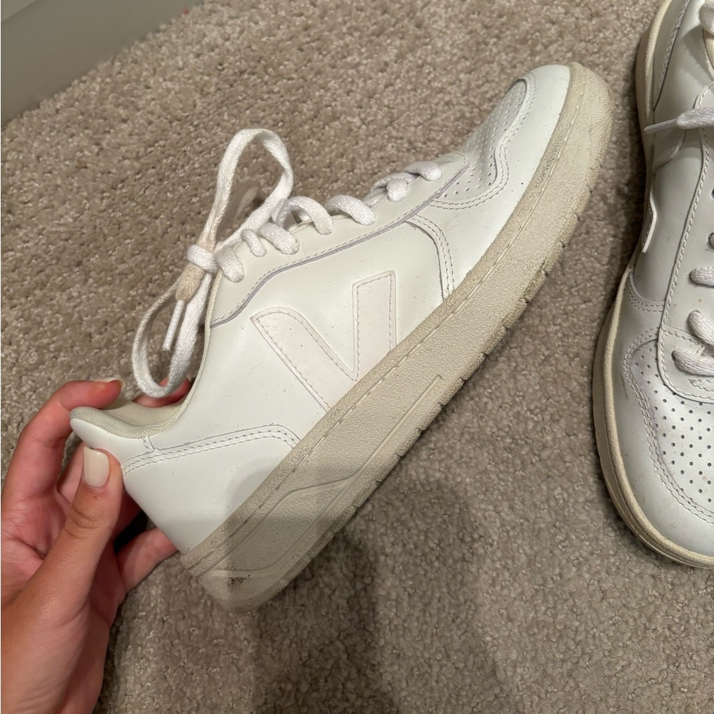 women’s veja sneakers - tan and white
